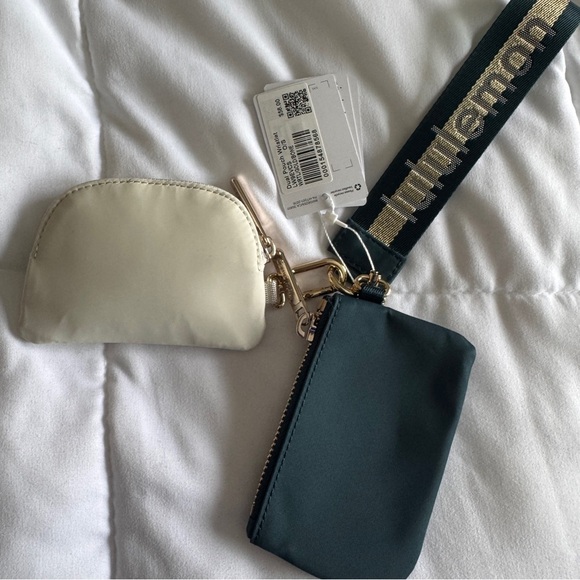77&78 🆕💙 Lululemon Dual Pouch Wristlet Wordmark - Warp Teal Bone Gold - Picture 6 of 7